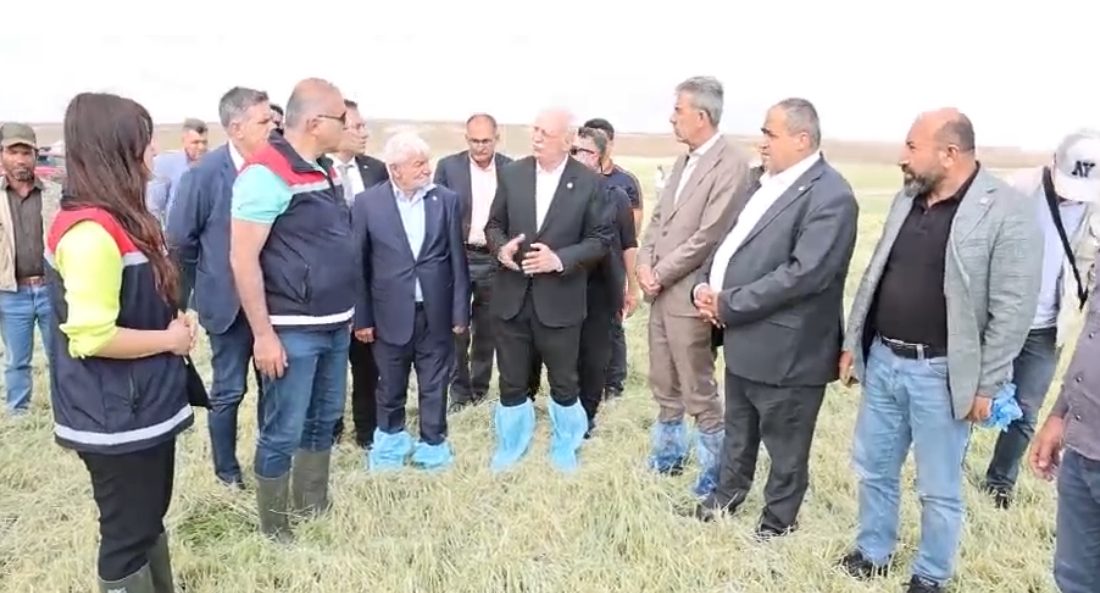 Aksaray’da dolu ve sel felaketinin ardından tarım arazilerini yerinde inceleyen