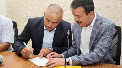 İYİ Parti’den istifa eden Yeşiltepe Belediye Başkanı İsmail Akpınar, AK