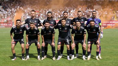 Yeni sezon öncesi teknik ekipte yaşanan ayrılıkların ardından, yönetim kriziyle