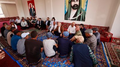 Aksaray Valisi Mehmet Ali Kumbuzoğlu, il genelinde sürdürülen Köy Ziyaretleri