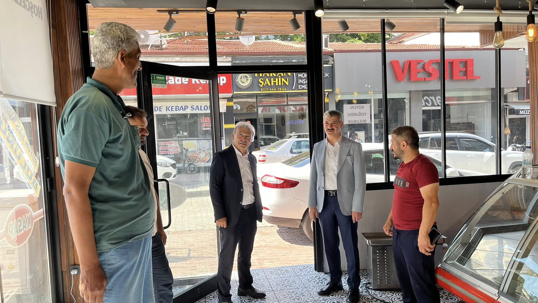 AK Parti Aksaray Milletvekili Hüseyin Altınsoy, beraberinde Ortaköy İlçe Başkanı