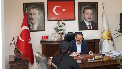 AK Parti Aksaray Merkez İlçe Başkanı Muammer Gür, halkla doğrudan