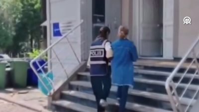 Kayseri’de halk otobüsünde bir yolcu düşürdüğü kolyeyi çaldığı öne sürdüğü