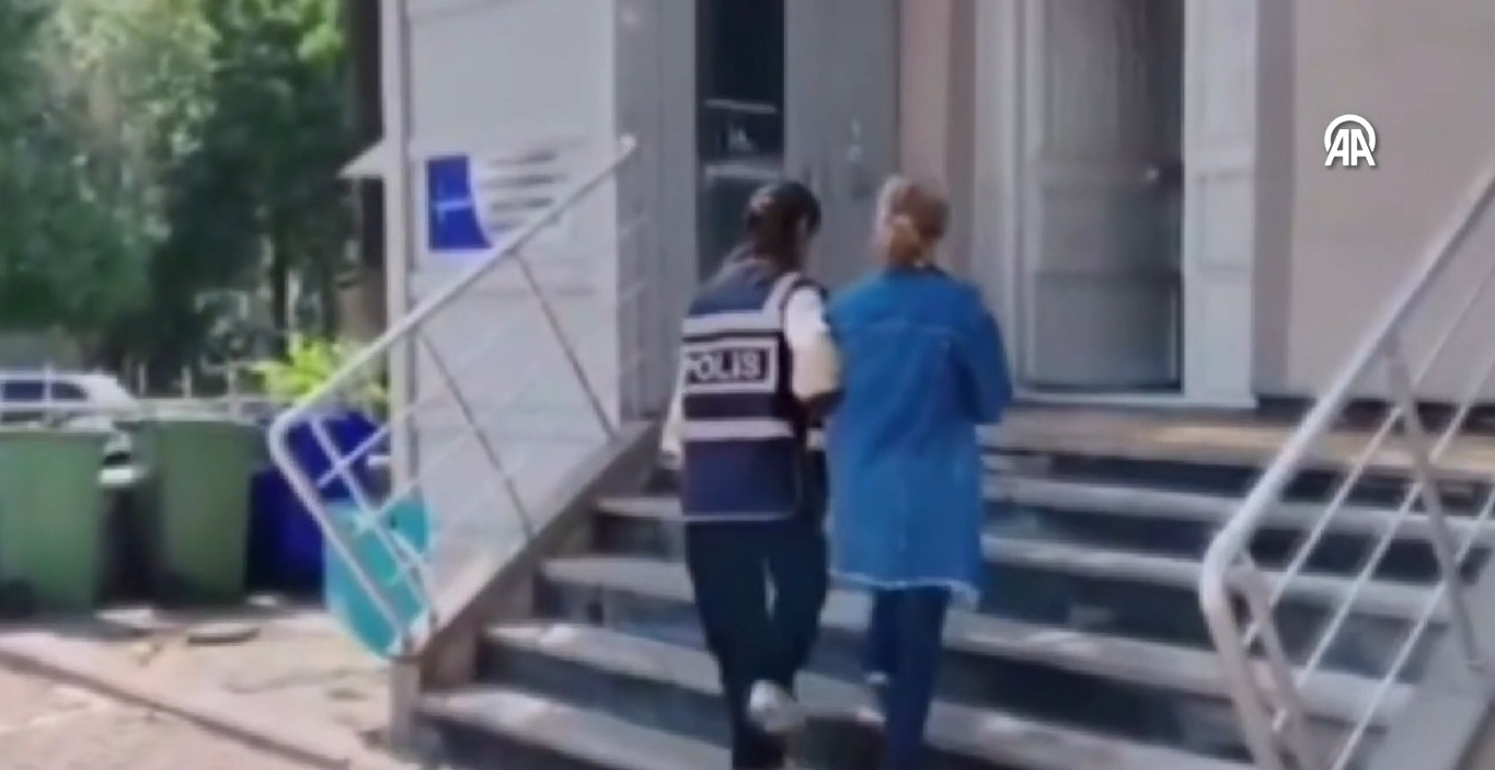 Halk otobüsünde altın kolye çalan şüpheli yakalandı