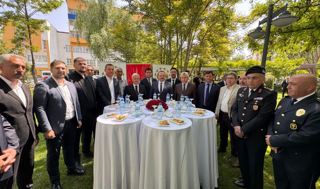 Kurban Bayramı vesilesiyle Aksaray Valiliği tarafından düzenlenen geleneksel bayramlaşma programında