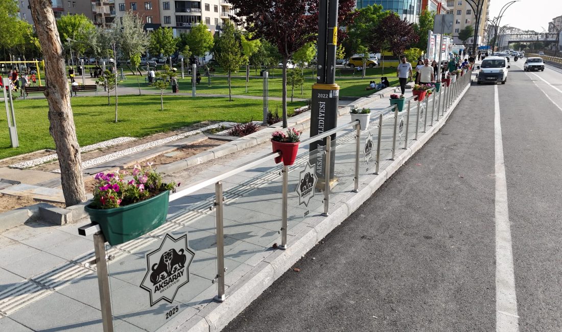 Aksaray Belediyesi’nin şehir genelinde sürdürdüğü çevre düzenleme ve estetik dokunuş