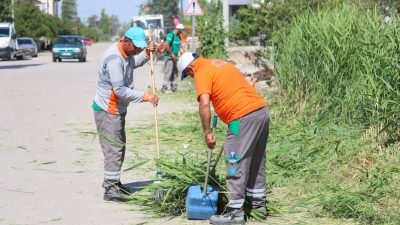 Aksaray Belediyesi, kentin farklı mahallelerinde başlattığı temizlik seferberliğine hız kesmeden