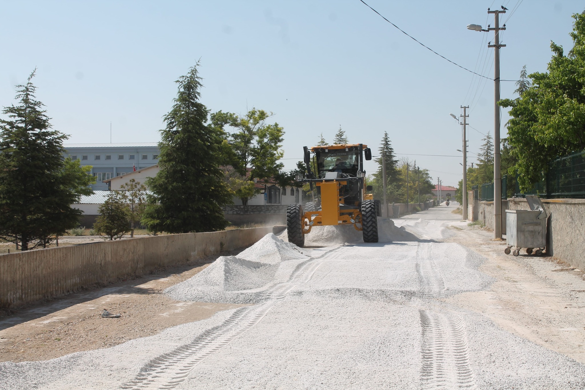 Aksaray’ın beğenilen kasabalarından bir tanesi olan Eşmekaya’da çevre ve yol