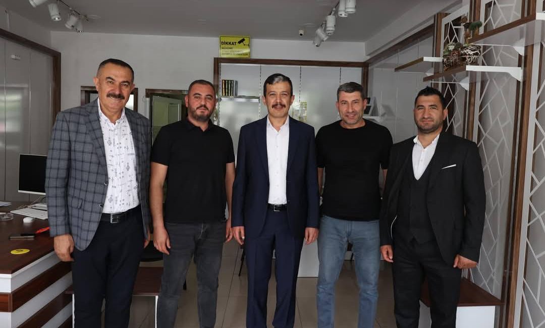 AK Parti Aksaray İl Başkanı Hamza Aktürk, esnaf ziyareti kapsamında