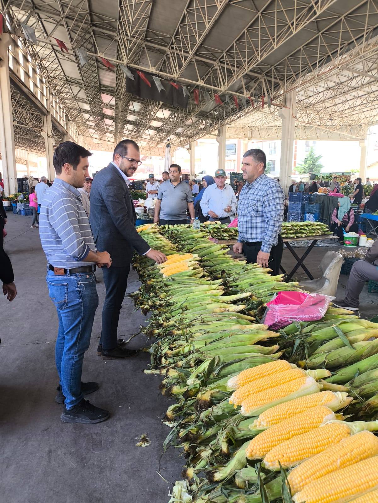Ticaret İl Müdürü Aksoy ve Oda Başkanı Yeşildal esnafla buluştu