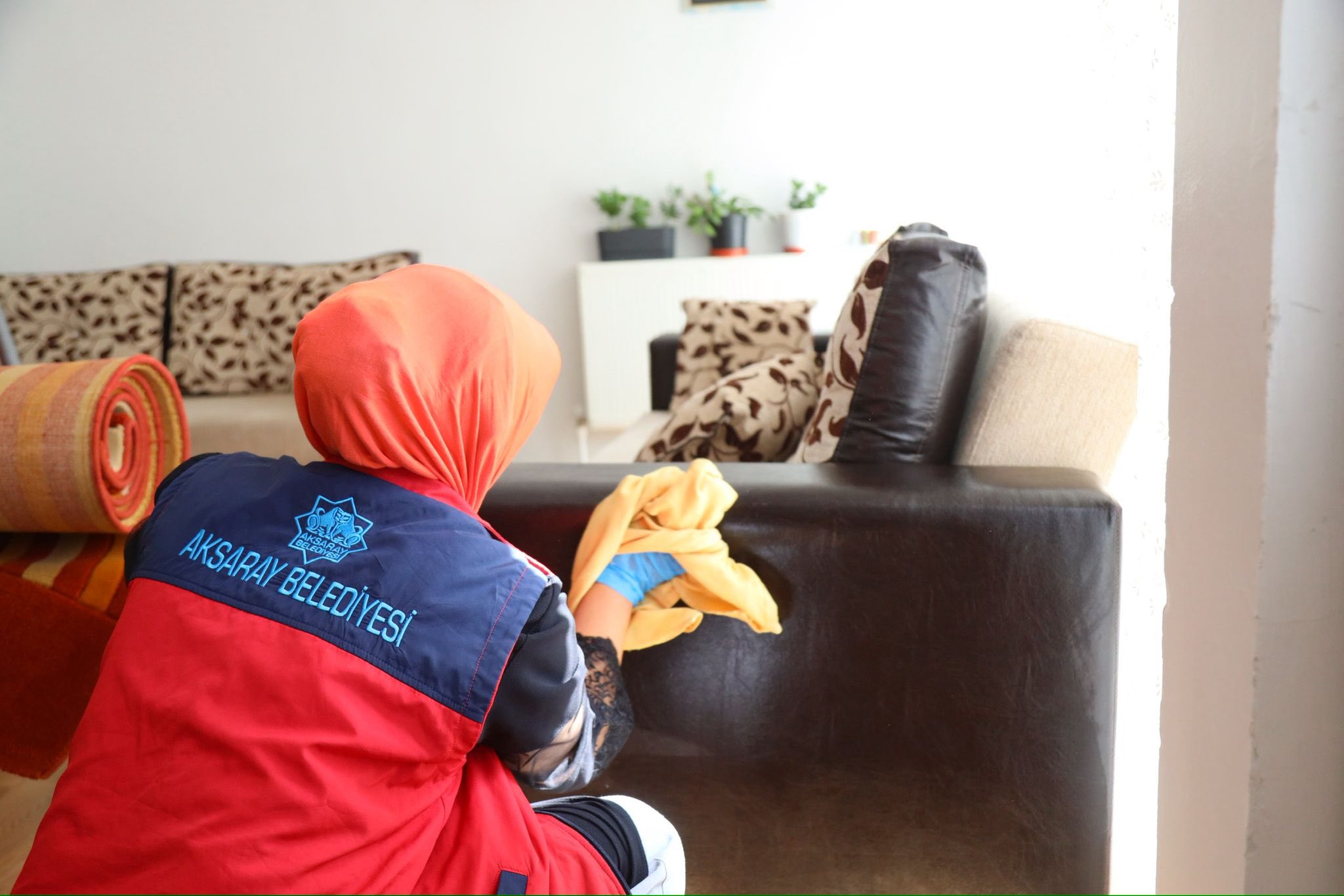 Aksaray Belediyesi, yaşlı, hasta ve ihtiyaç sahibi vatandaşlara yönelik yürüttüğü