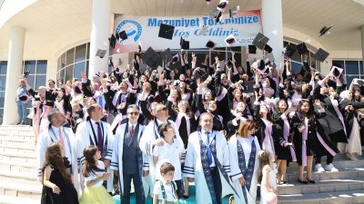 Aksaray Üniversitesi (ASÜ) Fen-Edebiyat Fakültesi’nde mezuniyet heyecanı yaşandı. ASÜ Konferans