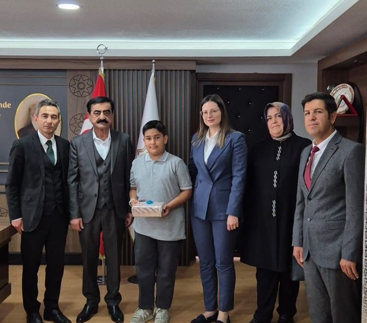 Gülağaç Ortaokulu 5/B sınıfı öğrencisi Eymen Mete Kıvrak, bursluluk sınavında