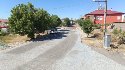 Gülağaç Belediye Başkanlığı personelleri ilçe içerisindeki çalışmalarını sürdürüyor. Belediye personelleri
