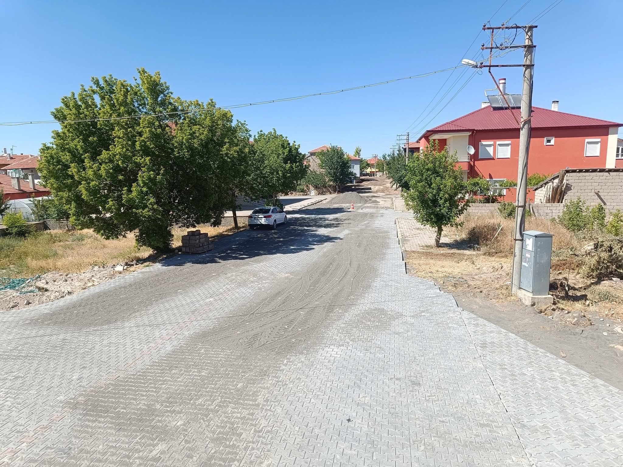 Gülağaç Belediye Başkanlığı personelleri ilçe içerisindeki çalışmalarını sürdürüyor. Belediye personelleri