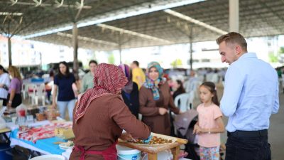 Aksaray Belediyesi tarafından organizasyonu yapılan Hanımeli Pazarı her Çarşamba günü