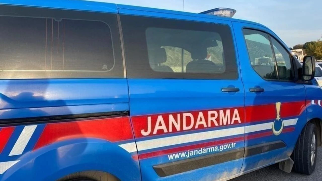 Kayseri’de, İl Jandarma Komutanlığı ekipleri tarafında durdurulan iki tırda, 520