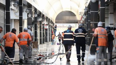 Aksaray Belediyesi’ne bağlı olarak çalışmalarını yürüten Temizlik İşleri Ekipleri, şehir