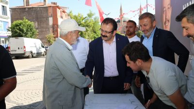 15 Temmuz Milli İrade Meydanı’nda açılan stantta, Merkez İlçe Başkanı