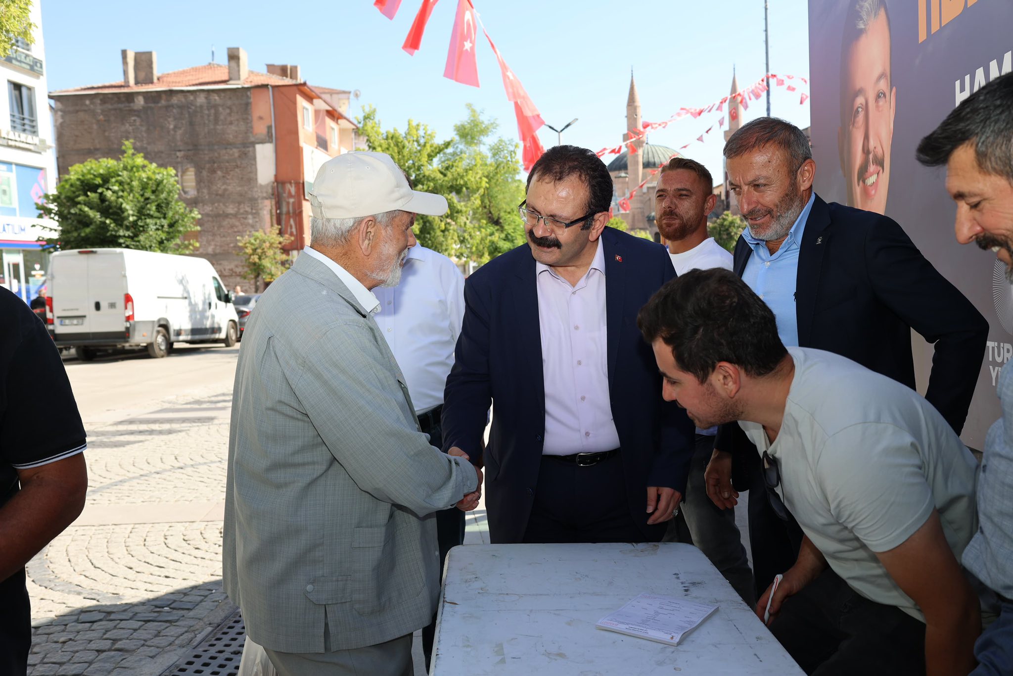 15 Temmuz Milli İrade Meydanı’nda açılan stantta, Merkez İlçe Başkanı