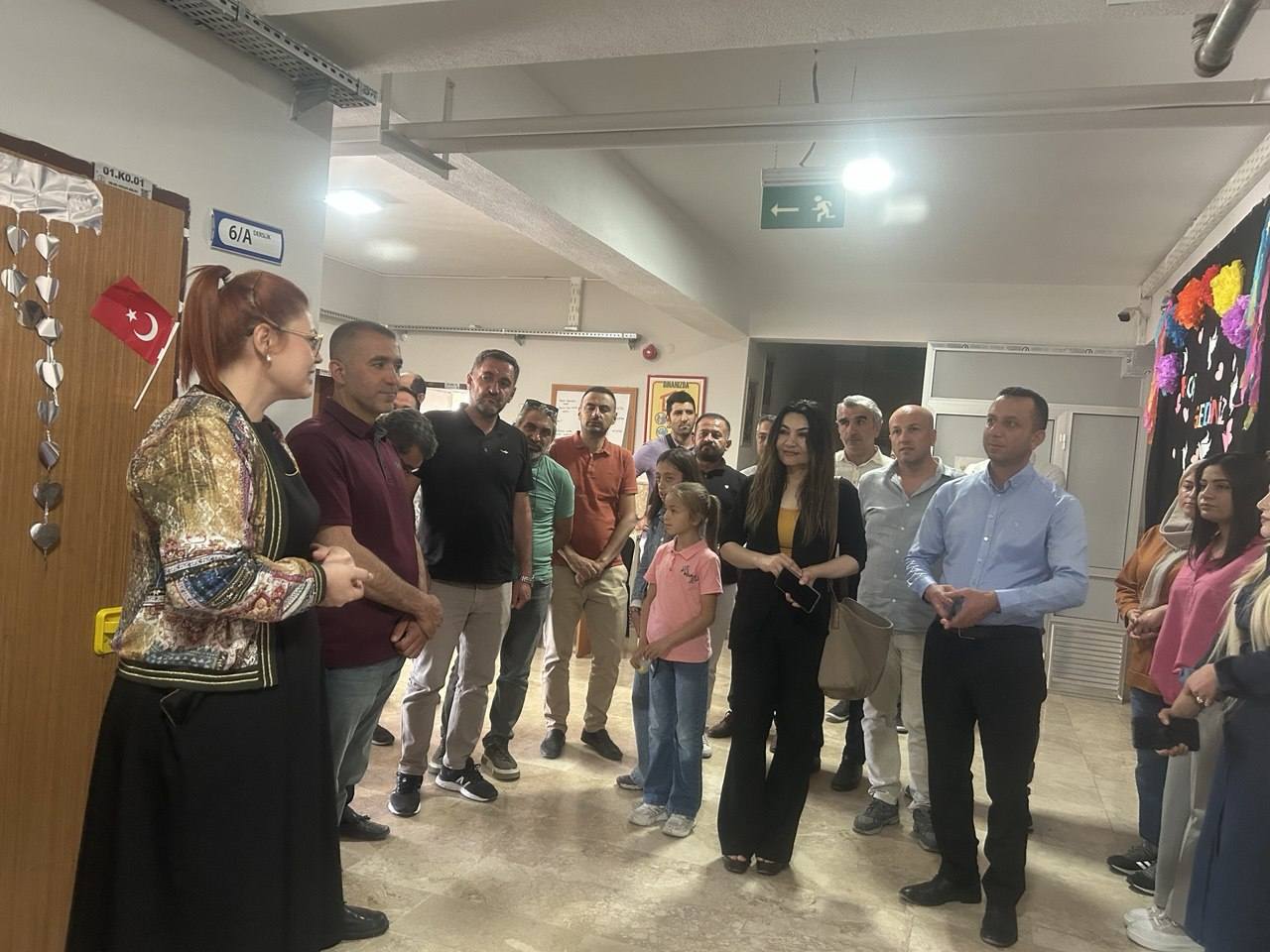 Güzelyurt Atatürk Ortaokulu’nda geleneksel hale gelen yıl sonu sergisi, bu