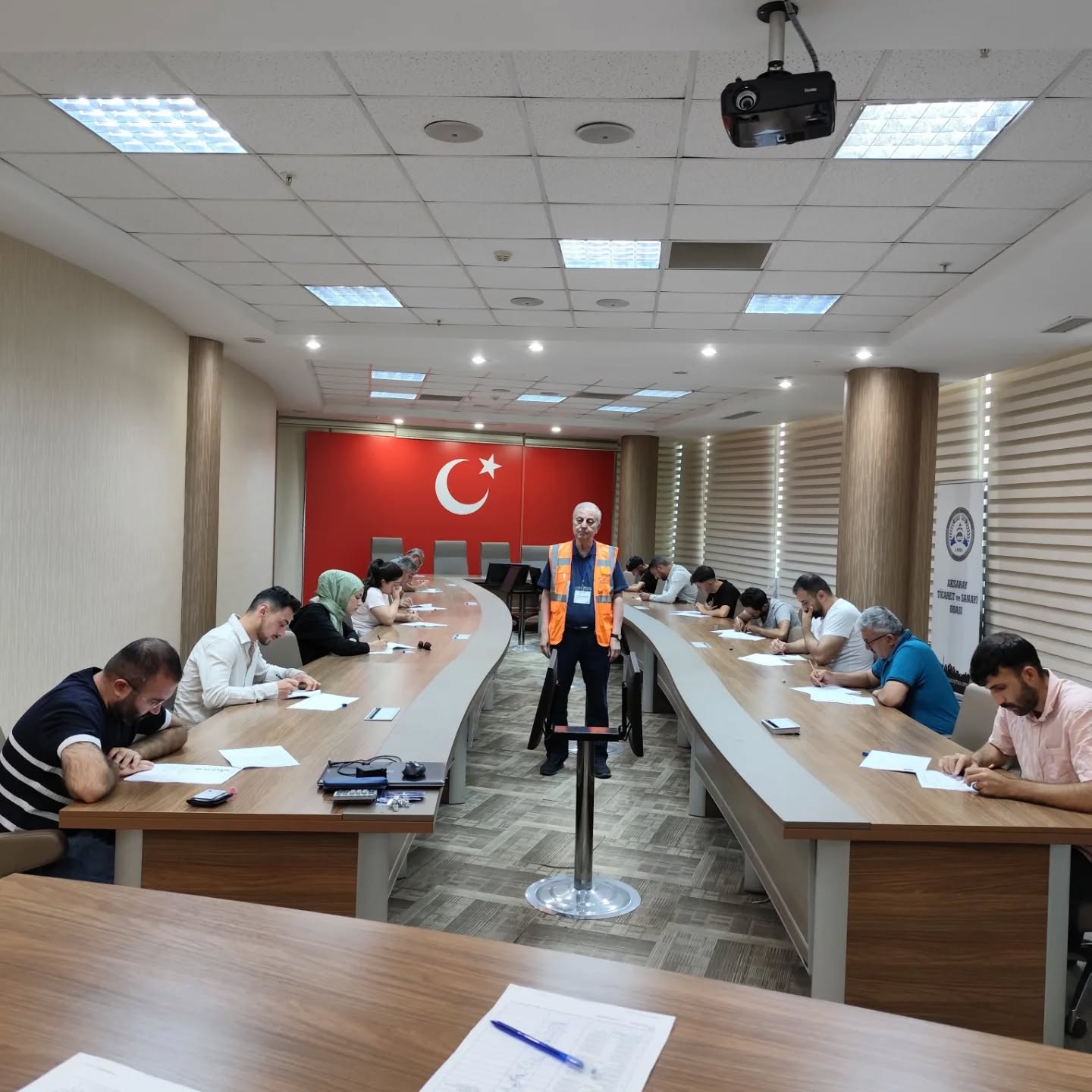 Aksaray Ticaret ve Sanayi Oda Başkanlığında mesleki yeterlilik belgelerinin zorunlu