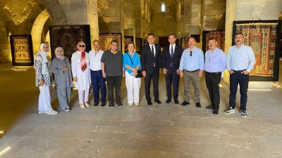 Sultanhanı Kaymakamı Bilal Göksun ve Belediye Başkanı Fahri Solak, bir