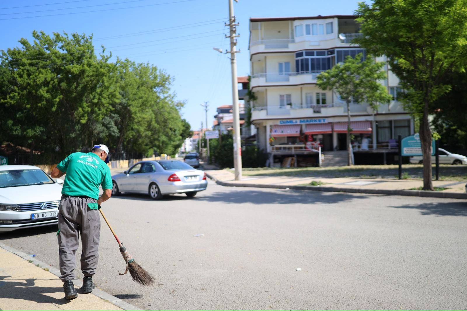 Belediye ekipleri o mahallede sahada; Titiz çalışma yapıldı
