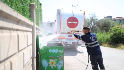 Aksaray Belediyesi Temizlik İşleri Müdürlüğü ekipleri, şehirdeki yaşam kalitesini artırmak