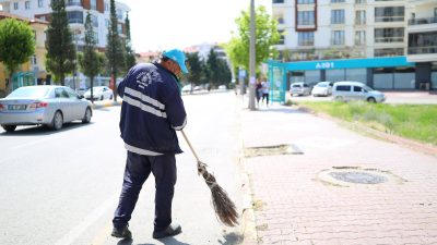 Aksaray Belediyesi, “Temiz Şehir Aksaray” hedefi doğrultusunda temizlik hizmetlerini aralıksız