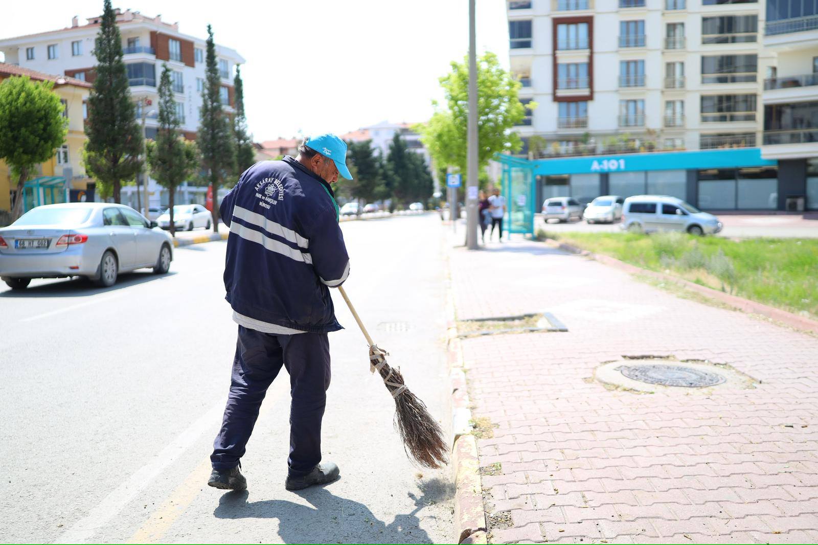 Aksaray Belediyesi, “Temiz Şehir Aksaray” hedefi doğrultusunda temizlik hizmetlerini aralıksız