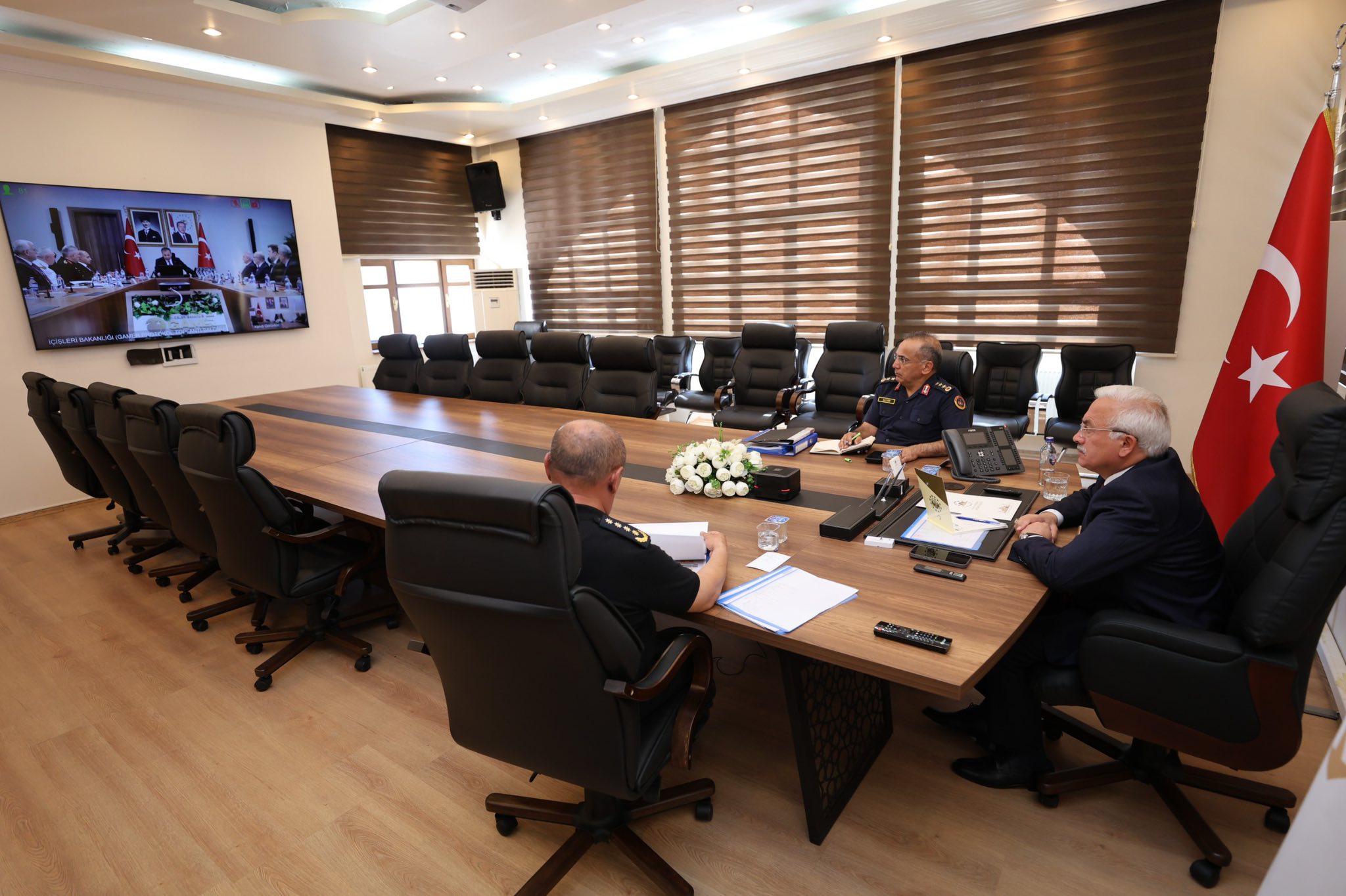 Aksaray Valiliği ev sahipliğinde düzenli olarak gerçekleşen VKS Toplantısına bir