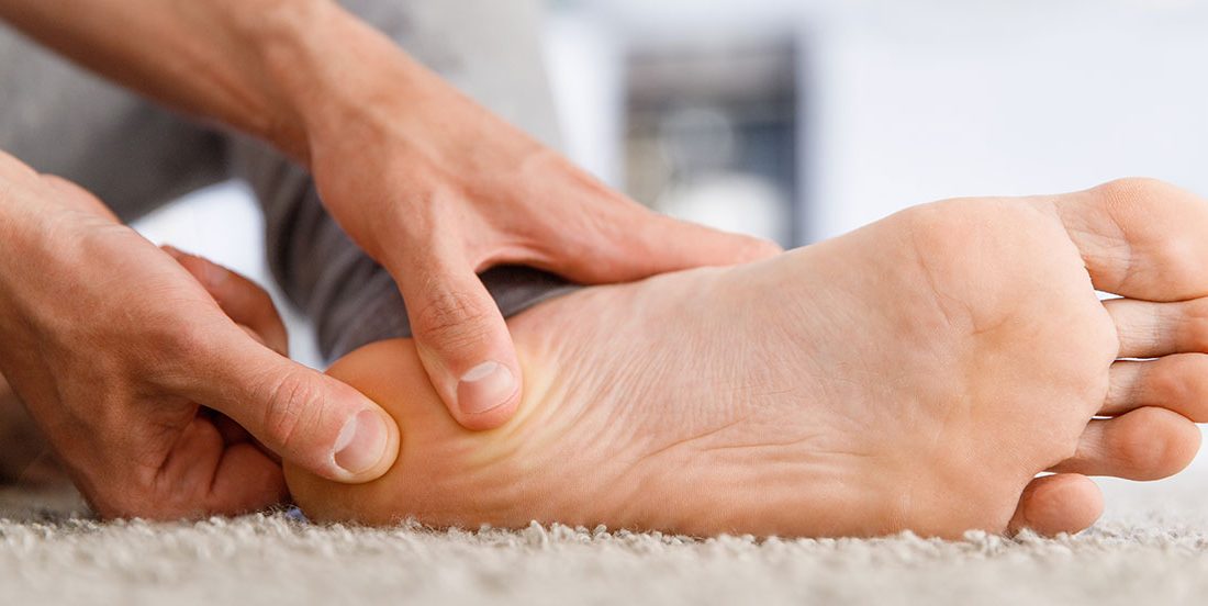 Fizik Tedavi ve Rehabilitasyon Uzmanı Dr. Özer Erzurumluoğlu, ayağa uygun