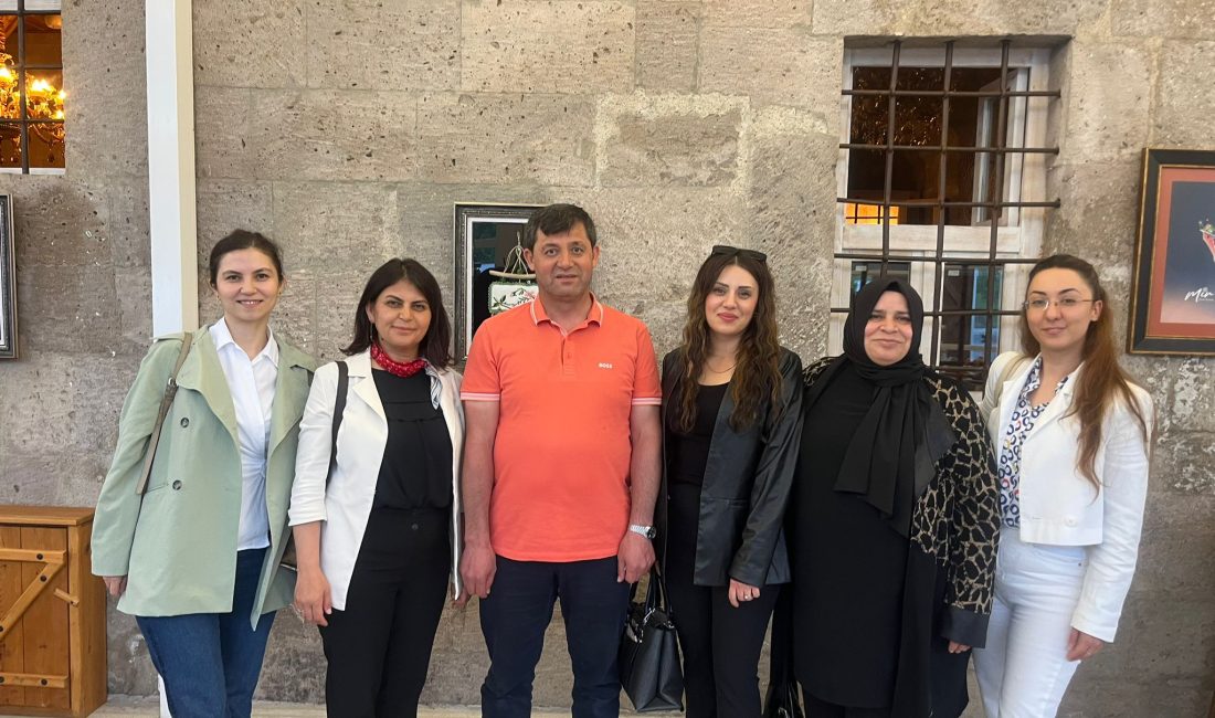 Uzlaştırmacılar Günü’nde Baro’dan Anlamlı Katılım Aksaray’da Uzlaştırmacılar Günü kapsamında bir etkinlik organizasyonu yapıldı. Gerçekleştirilen etkinliğe