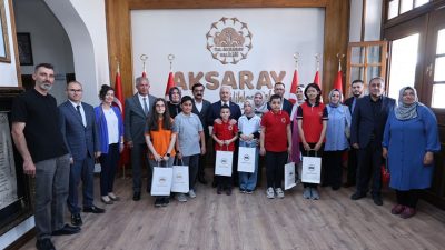 Aksaray Valisi Mehmet Ali Kumbuzoğlu, İl Millî Eğitim Müdürü Metin
