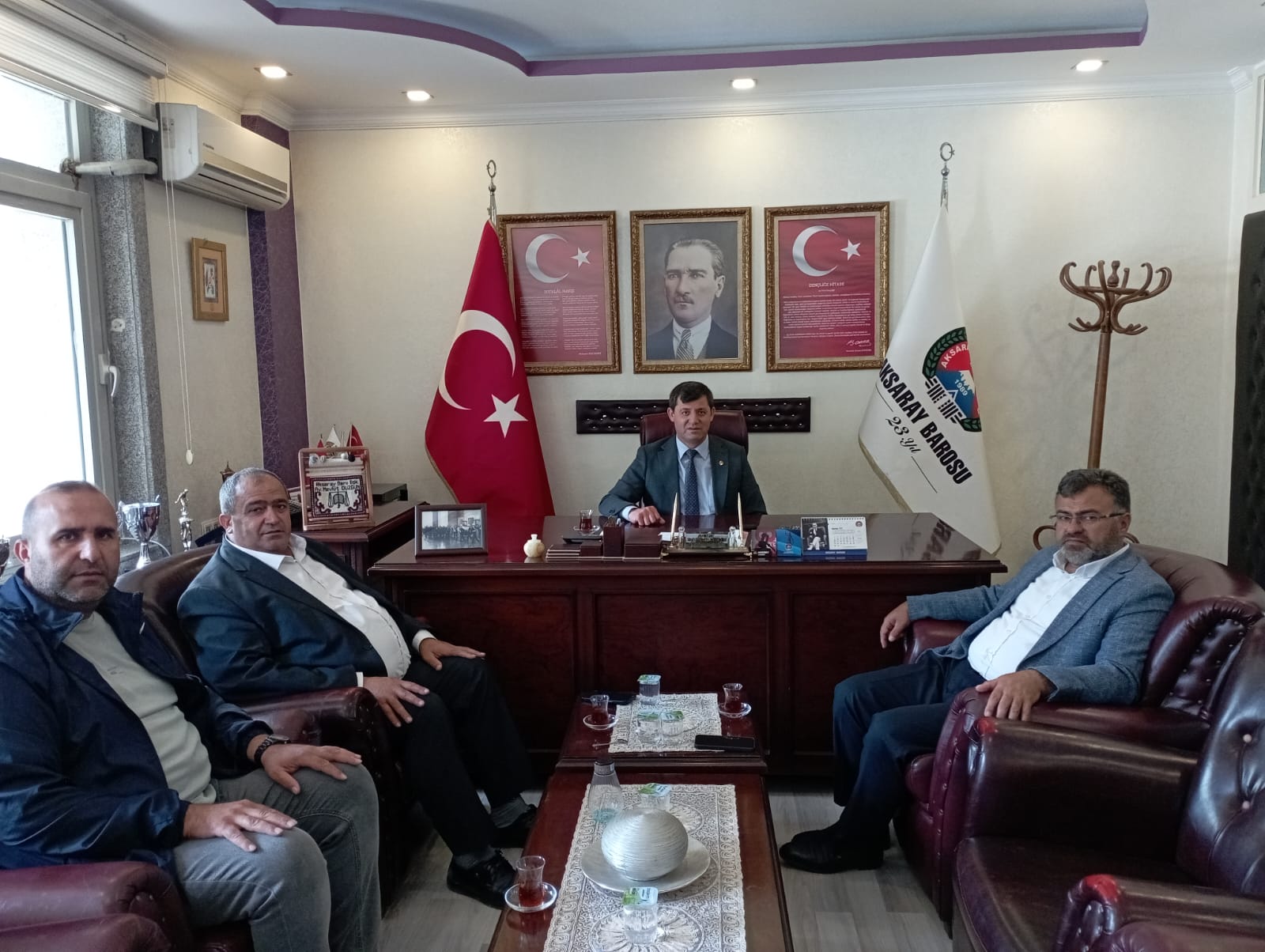 Şehrin üretici temsilcileri ve Baro bir arada