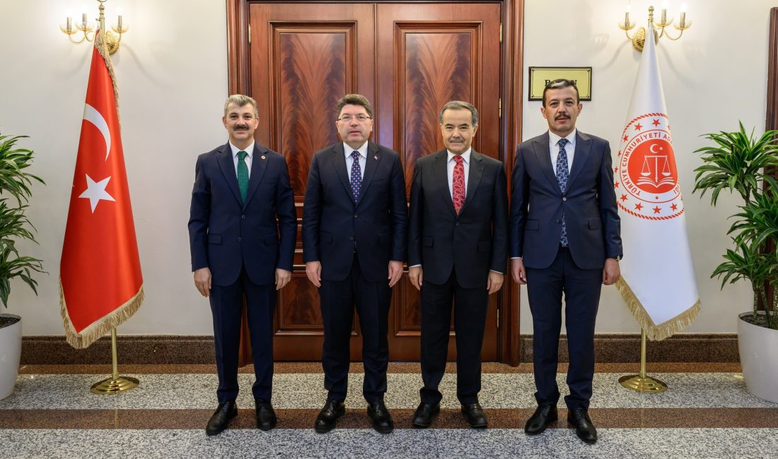 Aksaray’a yeni müjdelerle döndüler! AK Parti heyetinden Adalet Bakanı Tunç’a ziyaret: 2026 yatırım programına