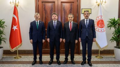 AK Parti heyetinden Adalet Bakanı Tunç’a ziyaret: 2026 yatırım programına