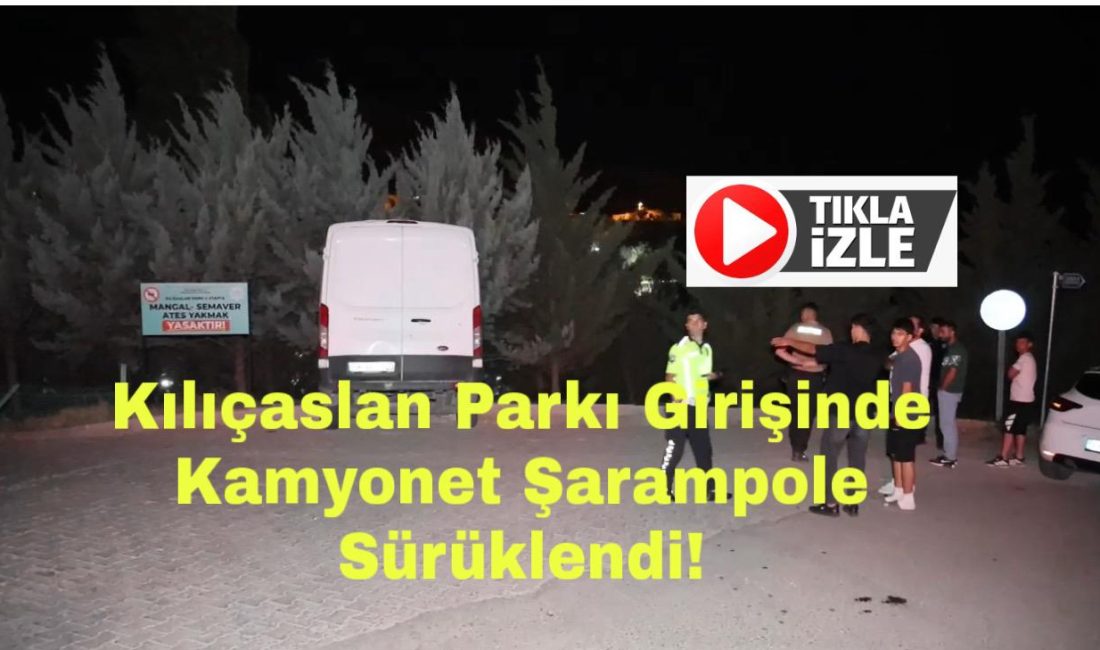 Virajı alamayan kamyonet kaldırımdan çıkarak 6 metrelik şarampole doğru kaydı.