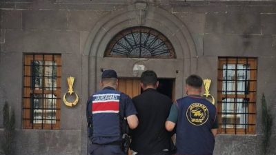 Kayseri'de İl Jandarma Komutanlığı ekipleri  tarafından "kasten öldürme" suçundan 37