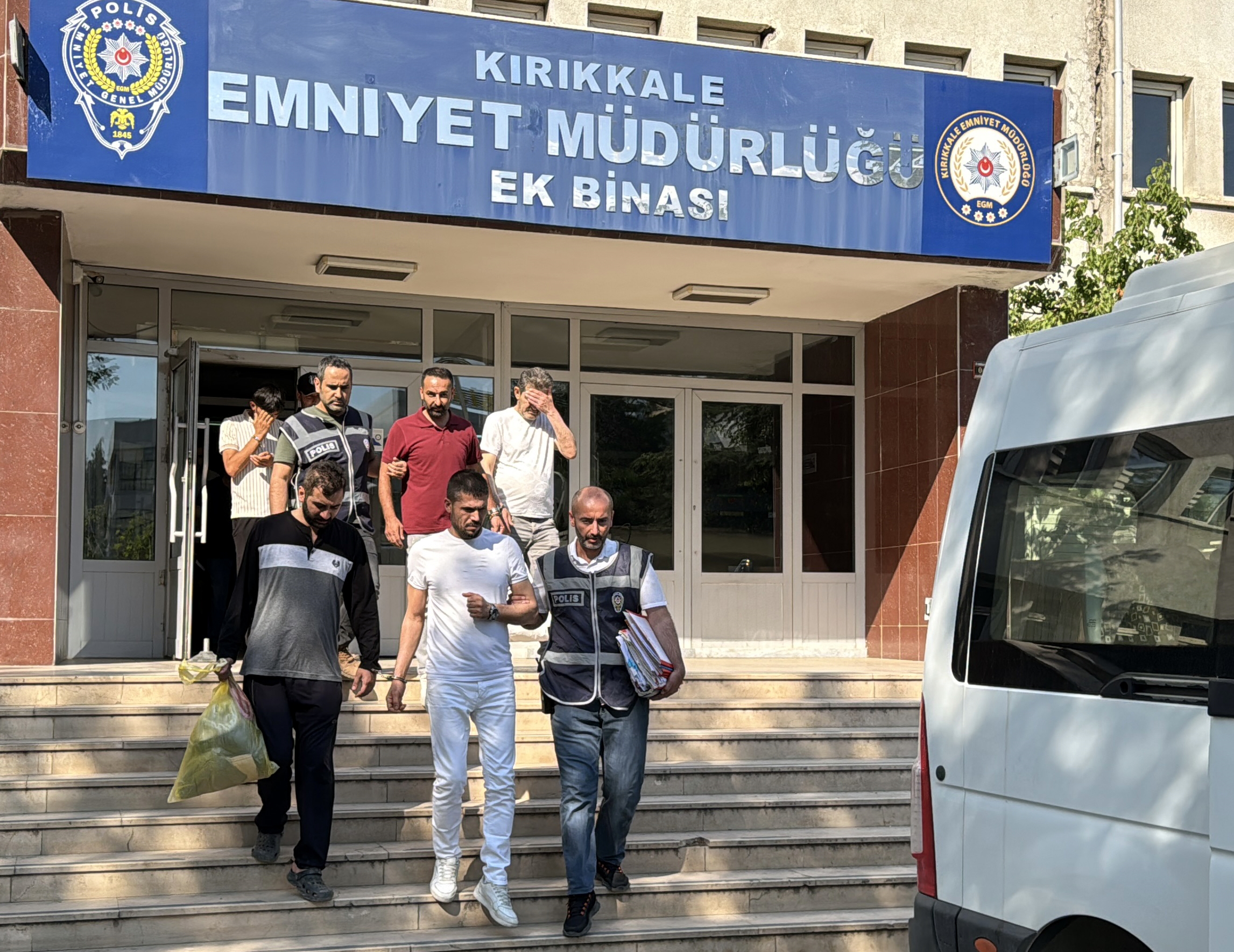 Kırıkkale'de İl Emniyet Müdürlüğü Asayiş Şubesi Aranan Şahıslar Büro Amirliği