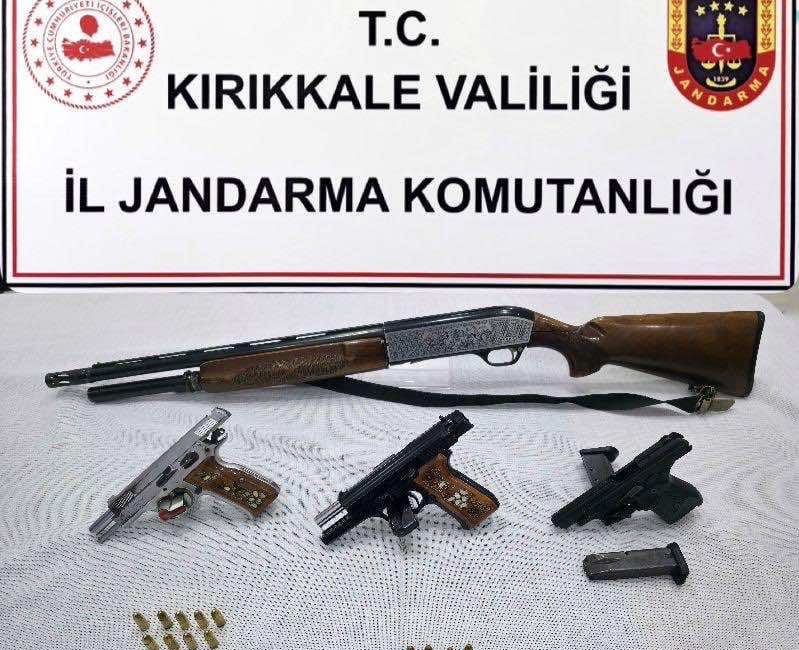 Kırıkkale'de Jandarma Komutanlığı tarafından  drone denetimleri ve kamera kaydı incelemelerinin