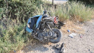 Eskişehir'in Tepebaşı ilçesinde yaşanan olayda otomobille motosiklet çarpıştı. Çarpışmada motosiklet