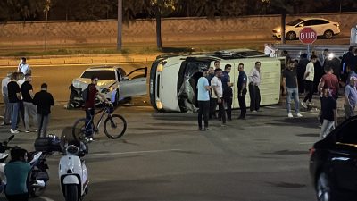Kayseri'nin Kocasinan ilçesinde, otomobil ile minibüs çarpıştı. Meydana gelen kazada