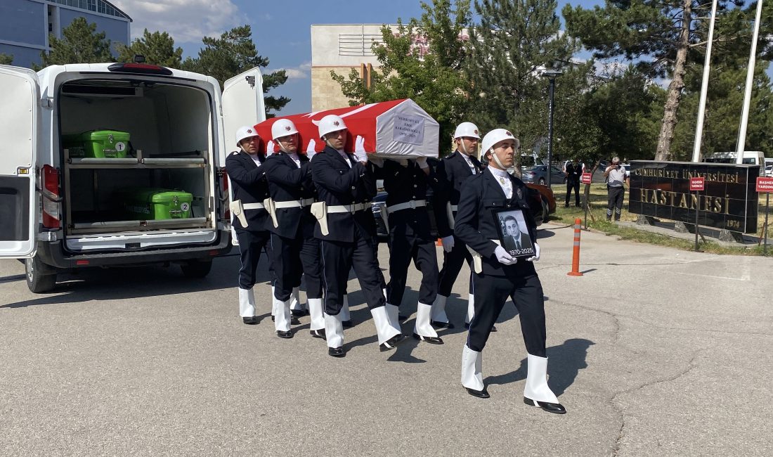 Sivas'ın Kangal ilçesinde meydana gelen trafik kazasında yaralanan eski Bitlis