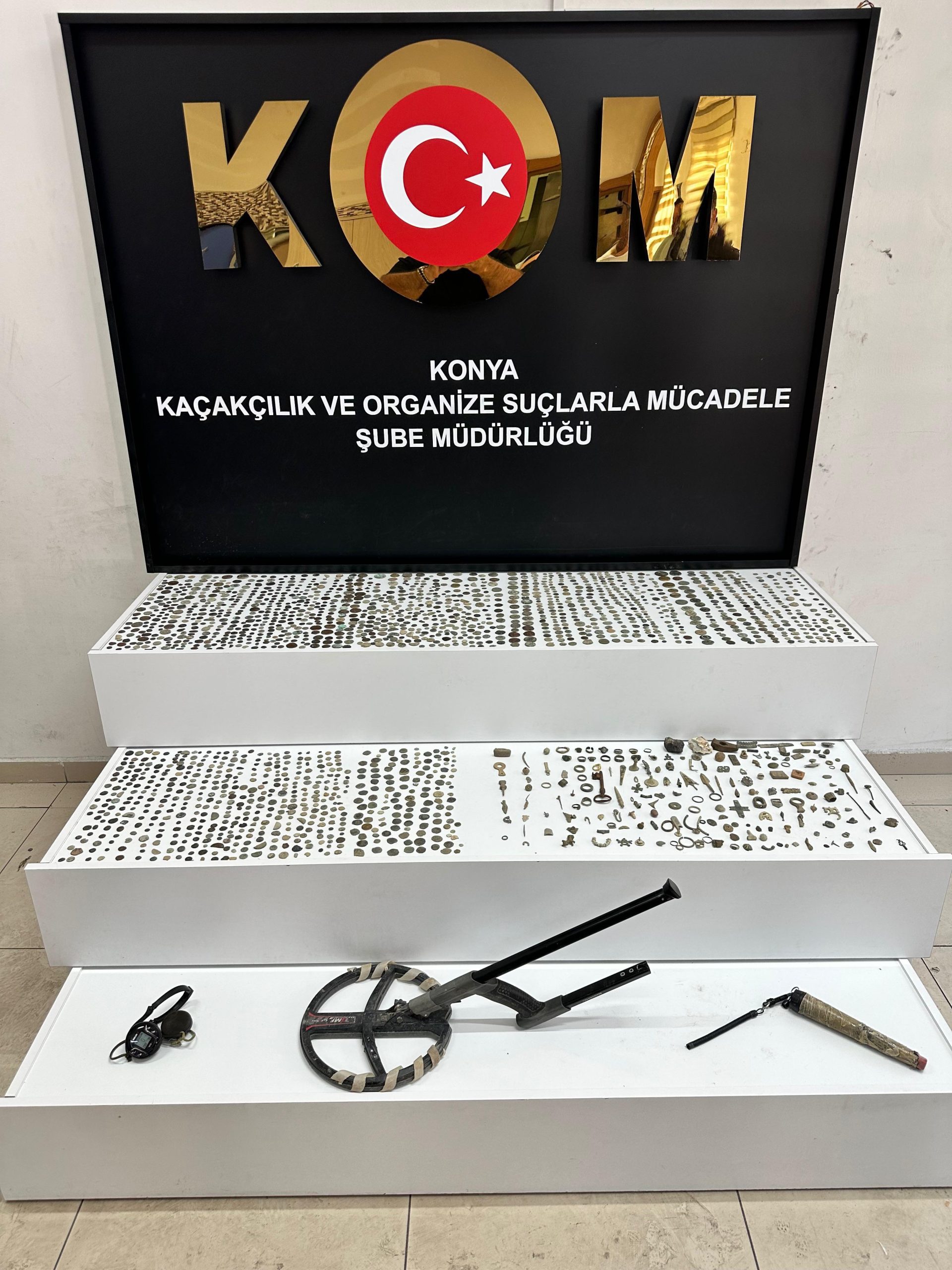 Konya'da İl Emniyet Müdürlüğü ekipleri tarafından düzenlenen tarihi eser kaçakçılığı