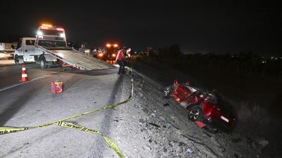 Ankara'nın Kahramankazan ilçesinde meydana gelen kaza iki otomobil çarpıştı.   Çarpışma