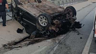 Konya'nın Karapınar ilçesinde kontrolünden çıkan kamyonet devrildi. Kazada  1 kişi
