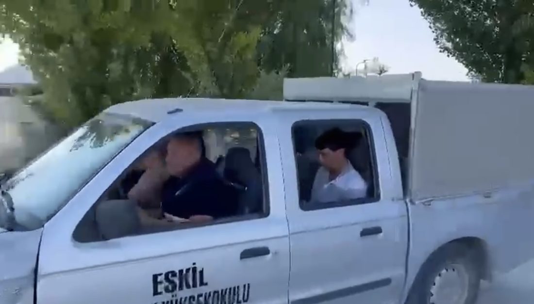 Eskil’de Şaşkına Çeviren Kurtarma Operasyonu: “Ayağını Kırdı, Ama Kalpleri Onardı!”