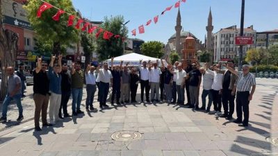 Aksaray Ülkü Ocakları, Muharrem ayı dolayısıyla düzenlediği aşure etkinliğinde vatandaşlarla